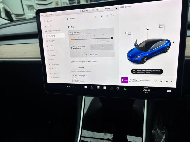 TESLA MODEL 3